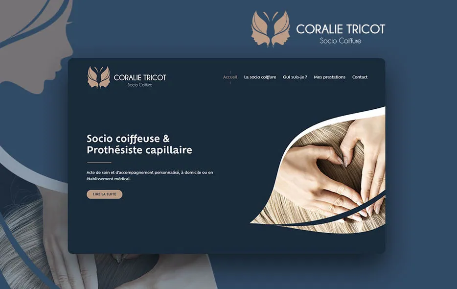 Site internet de Coralie Tricot, socio-coiffeuse et prothésiste capillaire, page d'accueil bleu nuit