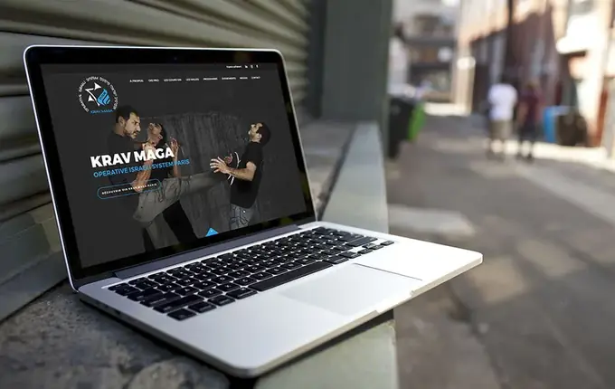 Site internet de Krav Maga Paris affiché sur un ordinateur portable