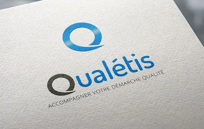 Logo Qualétis « Accompagner votre démarche qualité » en bleu et gris